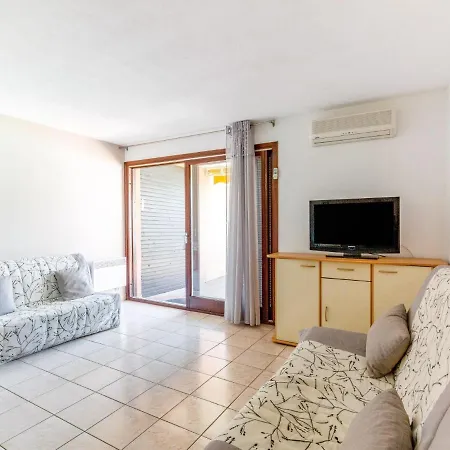 Apartment Les Caroubiers-2 By Interhome *
